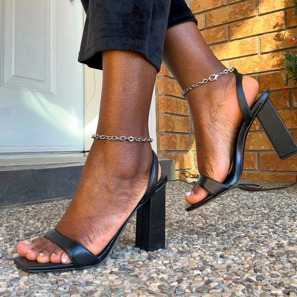 CHAINED BLOCK HIGH HEEL | Size: 10